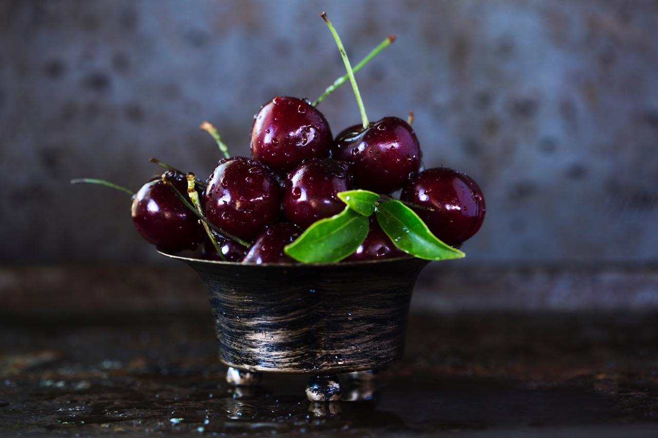 /articles/our-life-still-life/still-life-cherry.jpeg